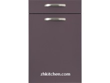 Lacquer coated kitchen furniture doors