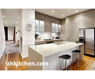 China White Glossy Kitchen Cabinet