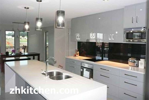 Glossy Kitchen Cabinets